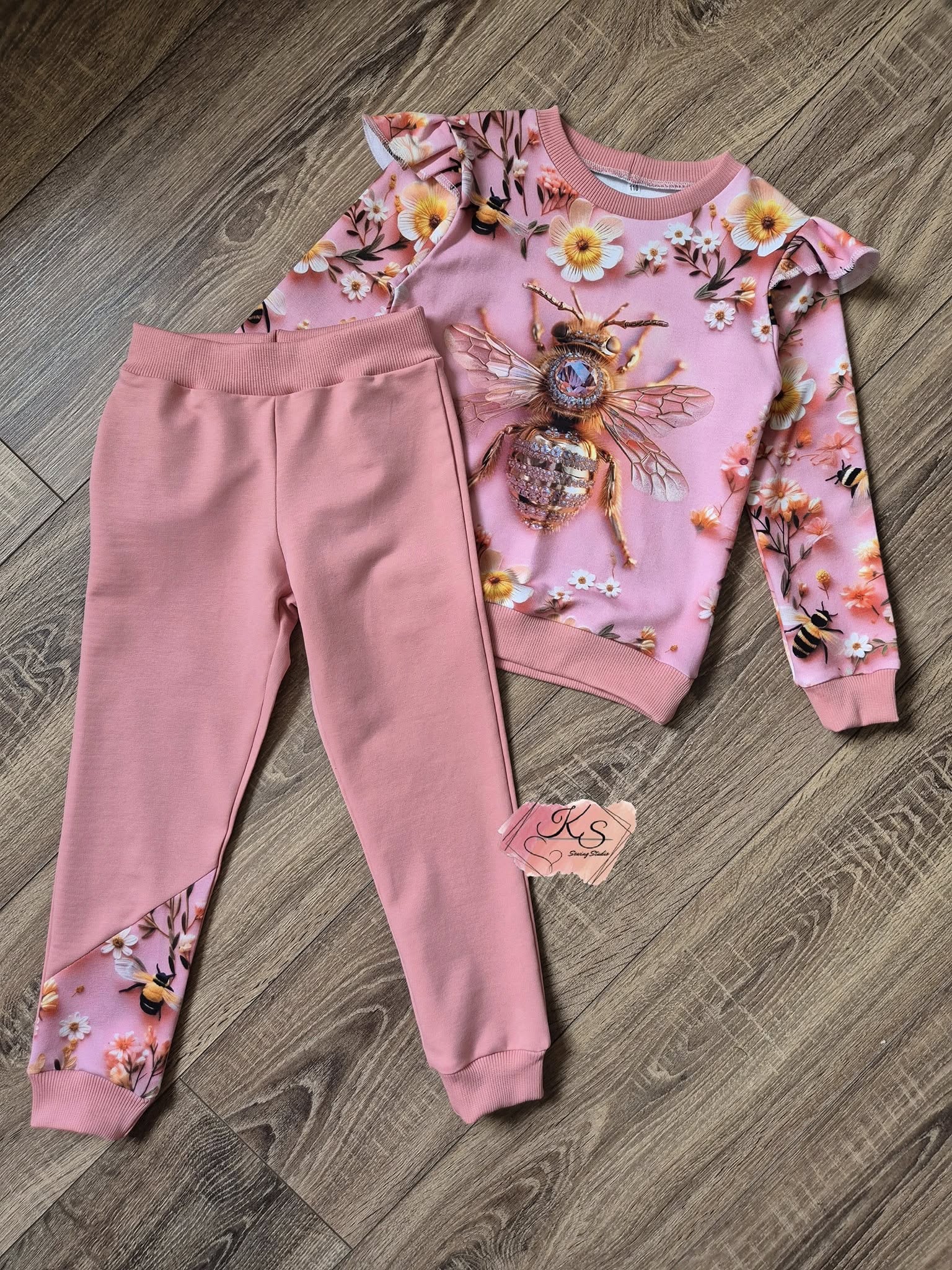 Kostiumėlis "BItutė" 110 dydis