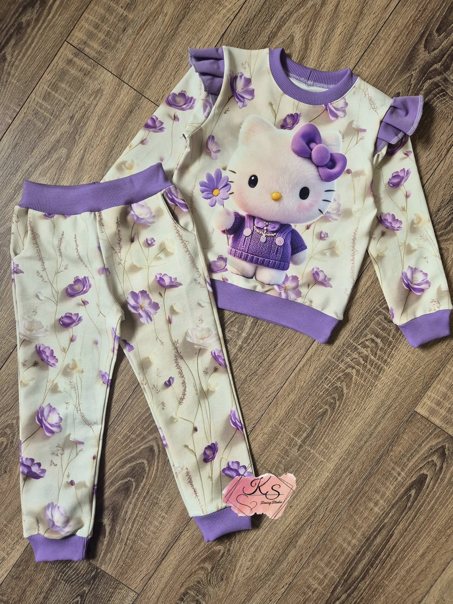 Kostiumėlis "Hello Kity" 104 dydis