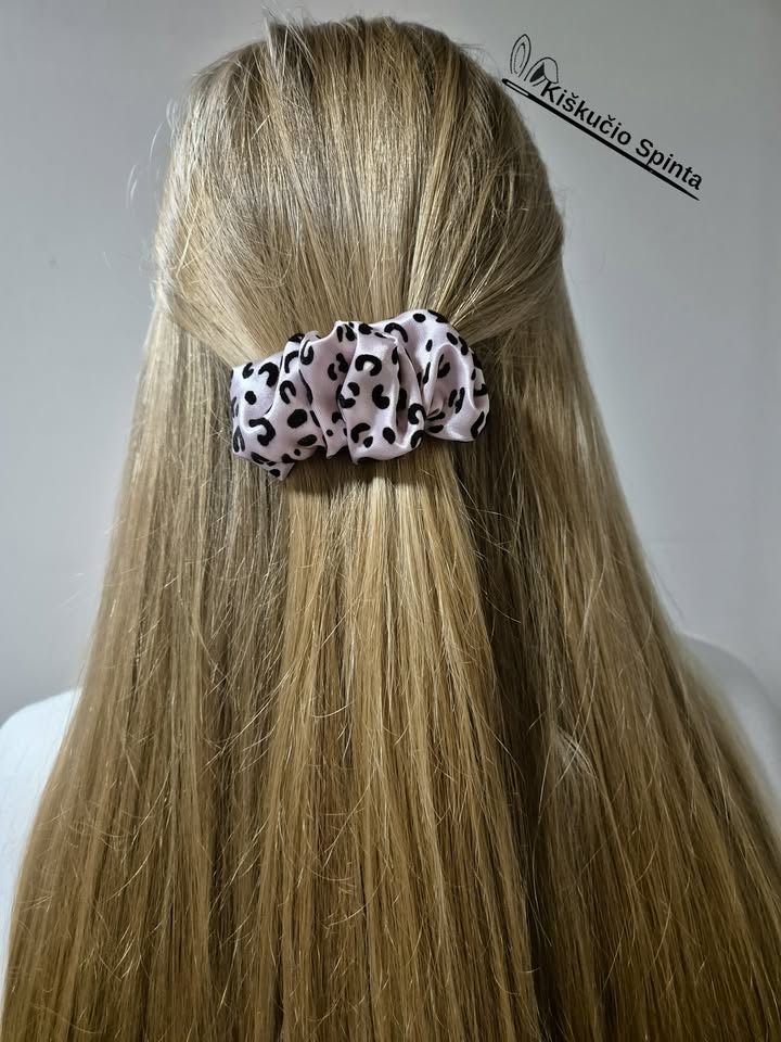 Segė"Rožinis leopardas"