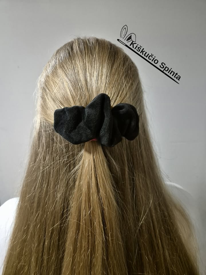 Segė "Juodas veliūras"