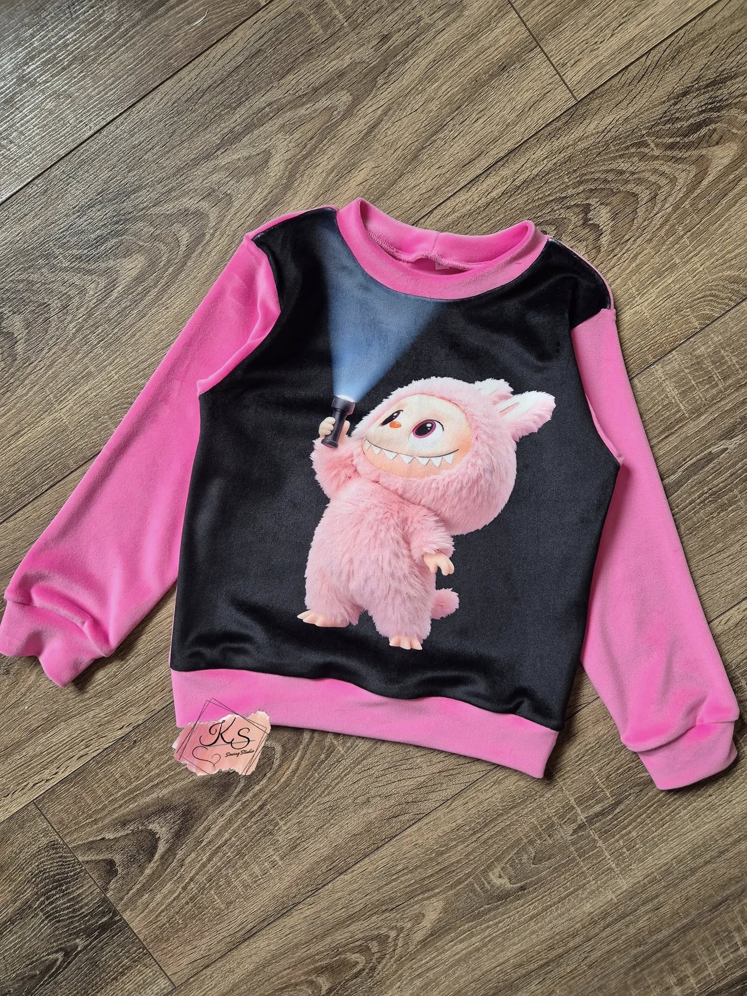 Megztukas "Rožinė Labubu" 104dydis