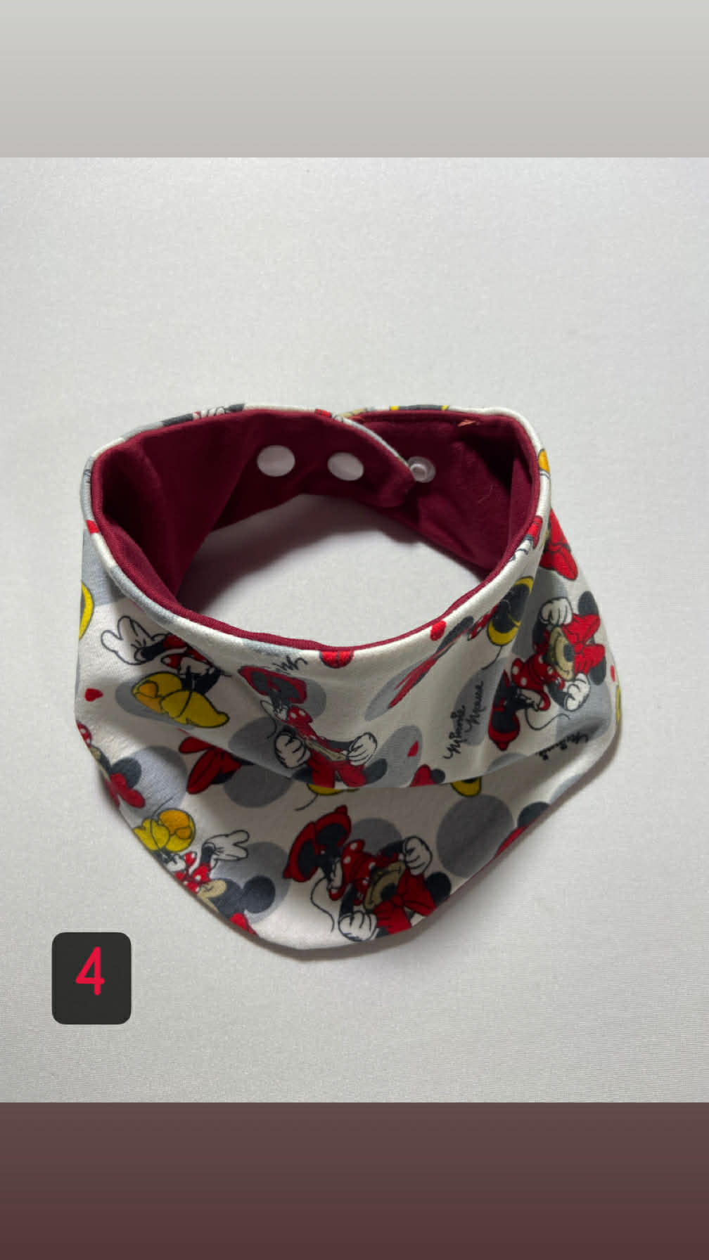 Kaklaskarės-seilinukai