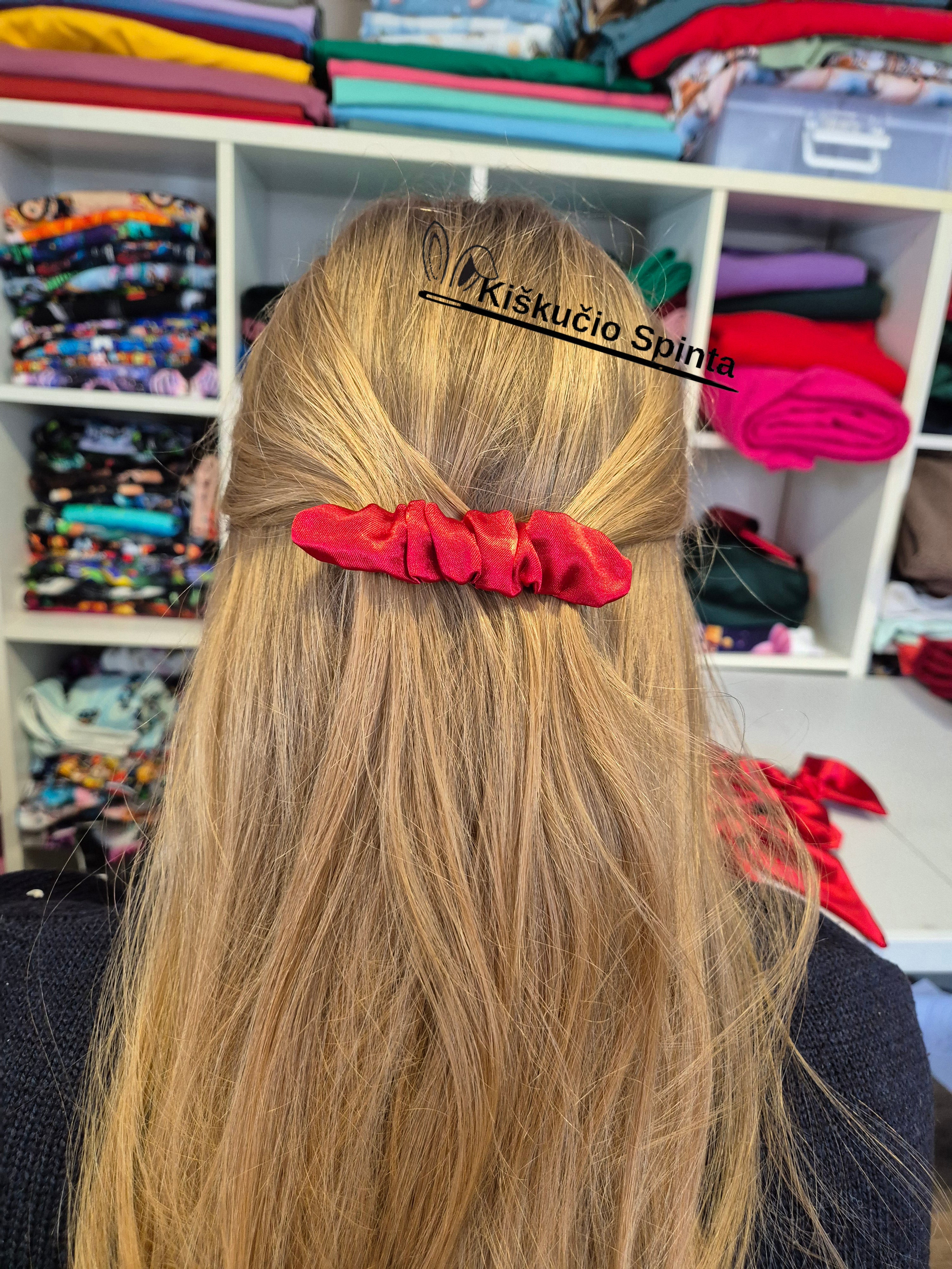 Segė plaukams "Minimalistinė raudona"