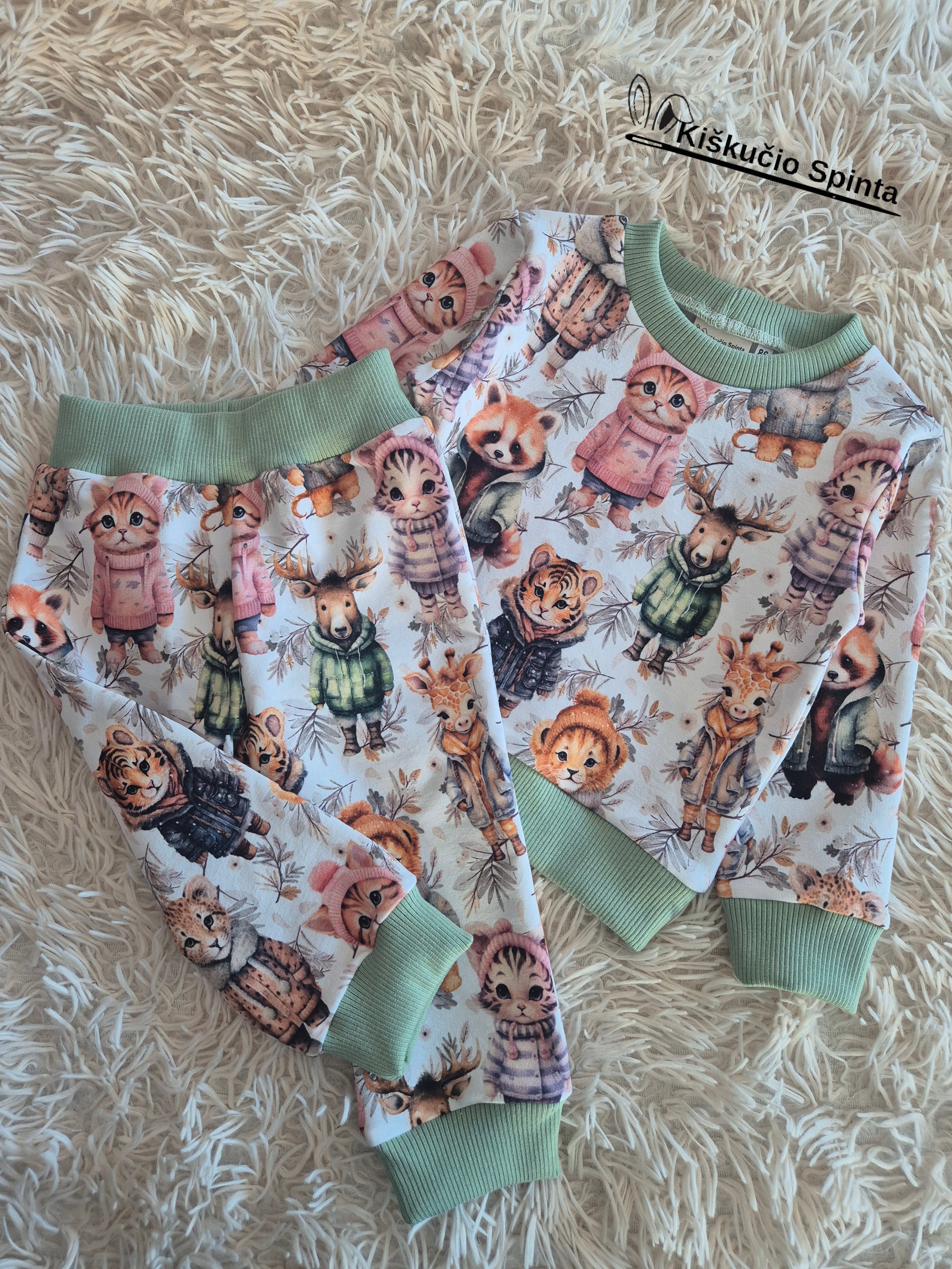 Kostiumėlis su pūkeliu "Miško Pasaka" 86 dydis