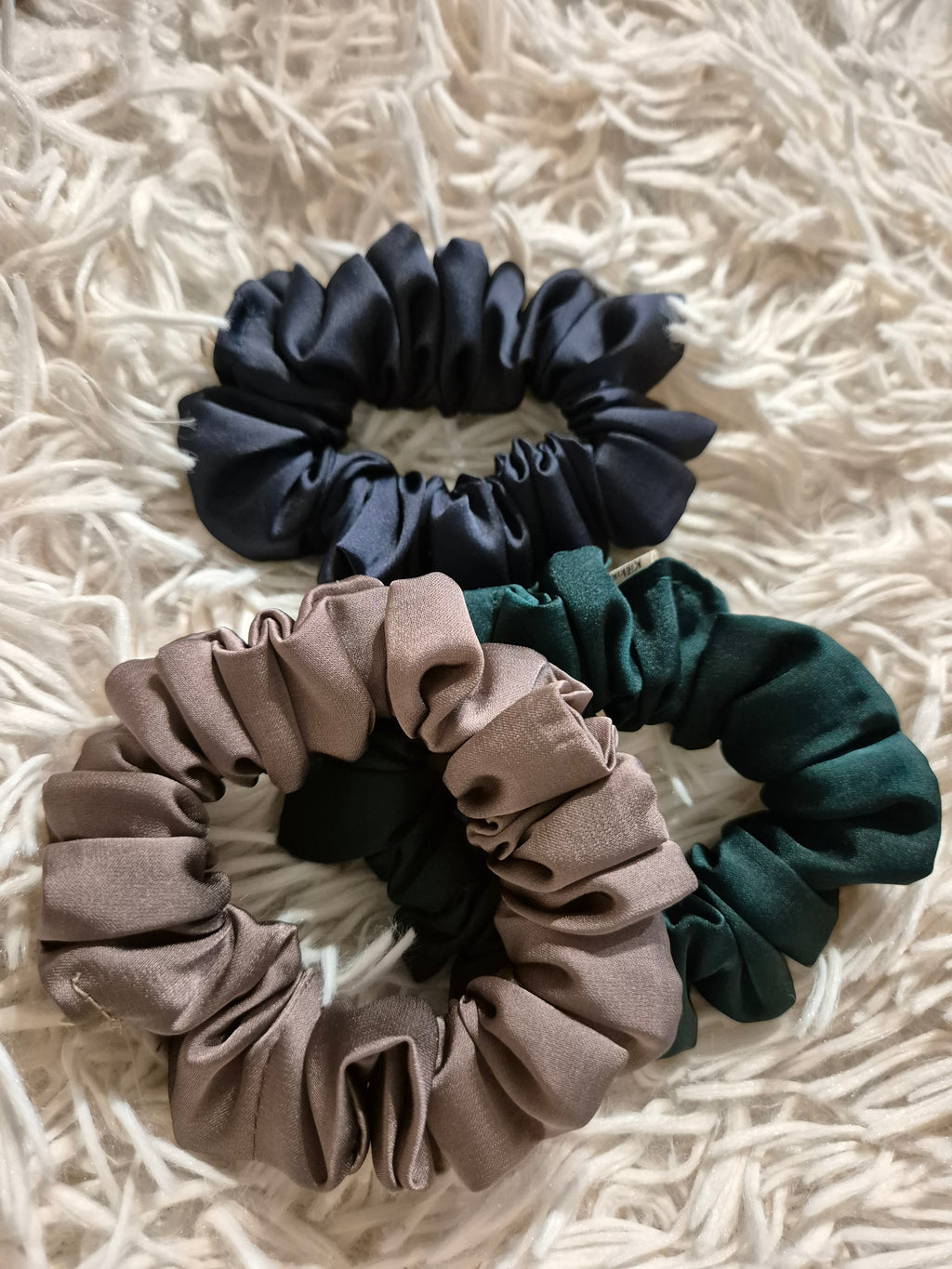 Armani šilko gumytės plaukams