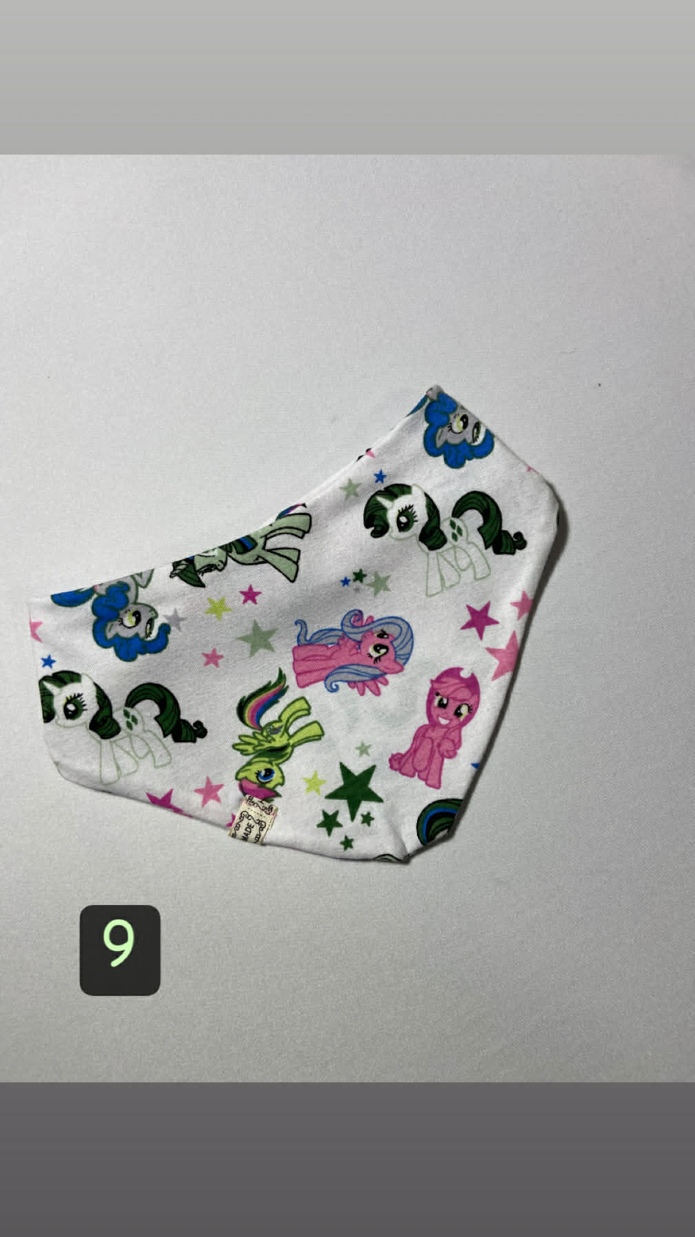 Kaklaskarės-seilinukai